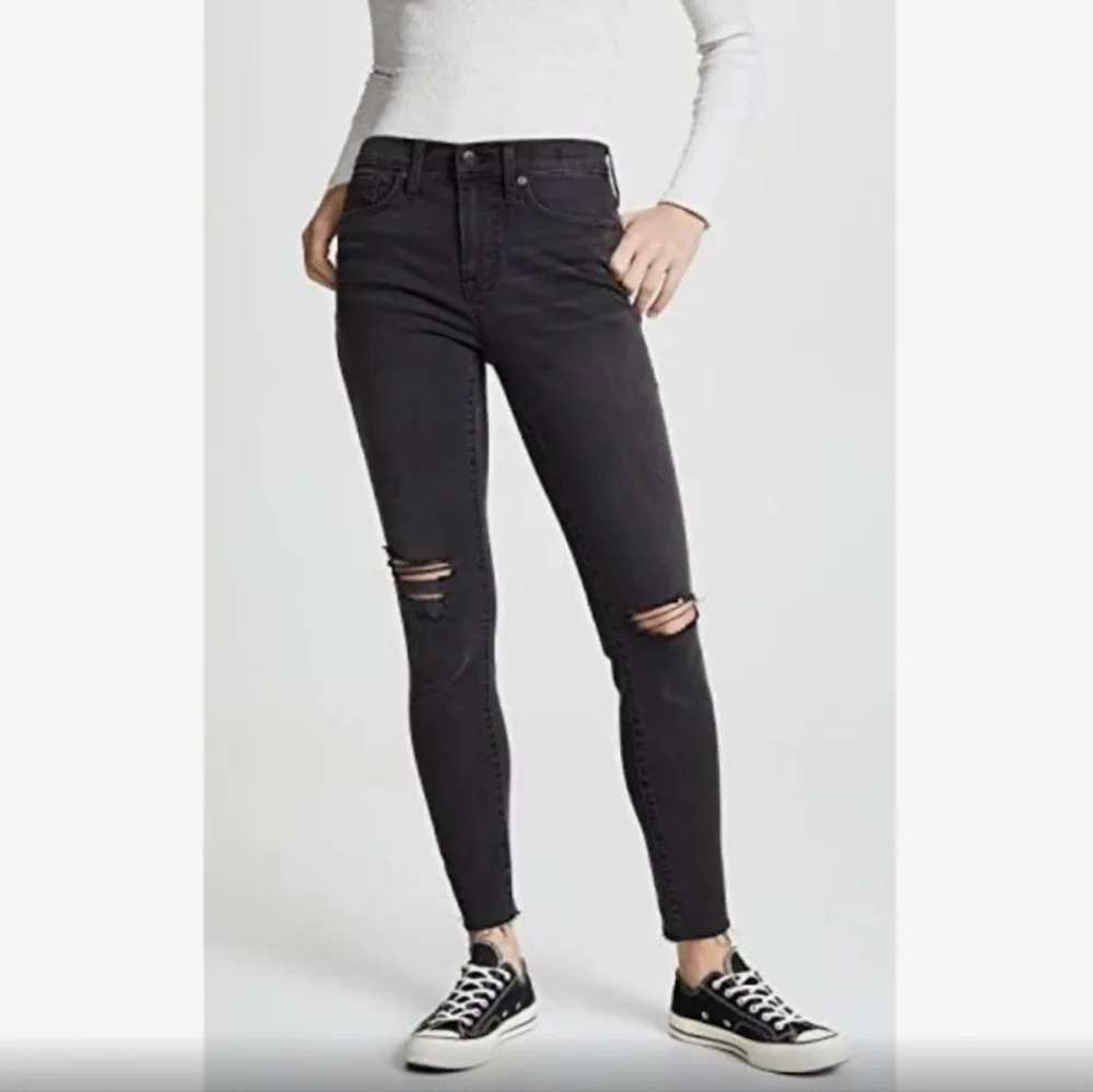 Madewell Skinny Skinny vintage black wash Raw Hem size 24
